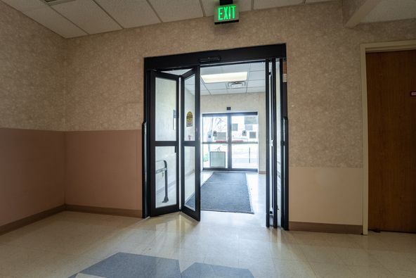 Veterans Affairs Outpatient Clinic: 351 Hartnell Ave, Redding, CA 96002